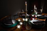 Novaliv Weihnachtsstern Dekostern | 12cm Sterne 3,5m Länge | 3er Sternenkette WEISS | Innen und Aussen | LED mit Baterriefach | Weihnachtsdeko Stern beleuchtet